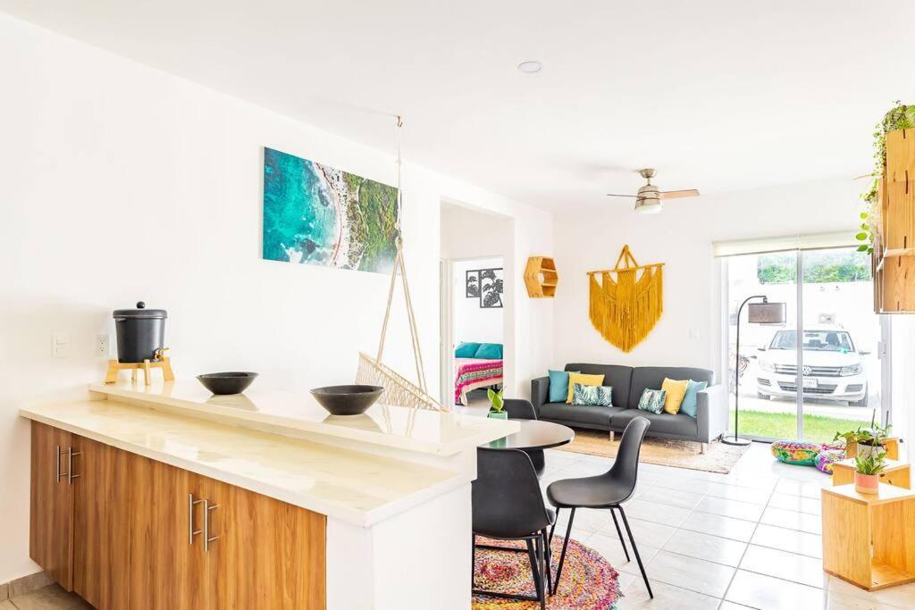 Lovely Cozy Apt W/Pool 2 Bedrooms. Great Location! プエルト・モレロス エクステリア 写真