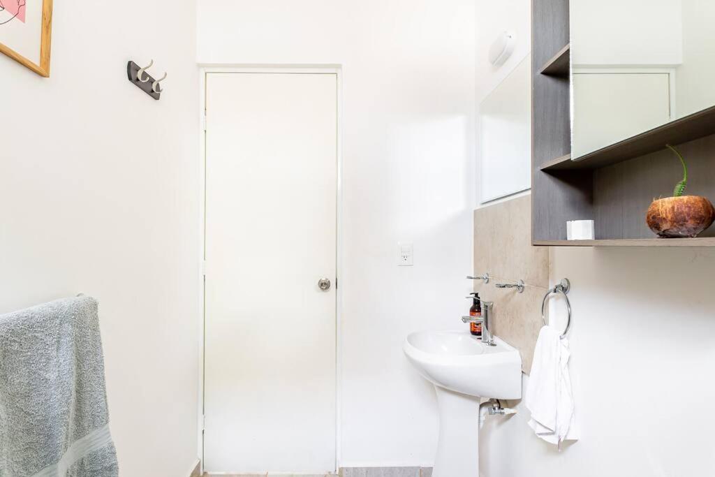 Lovely Cozy Apt W/Pool 2 Bedrooms. Great Location! プエルト・モレロス エクステリア 写真